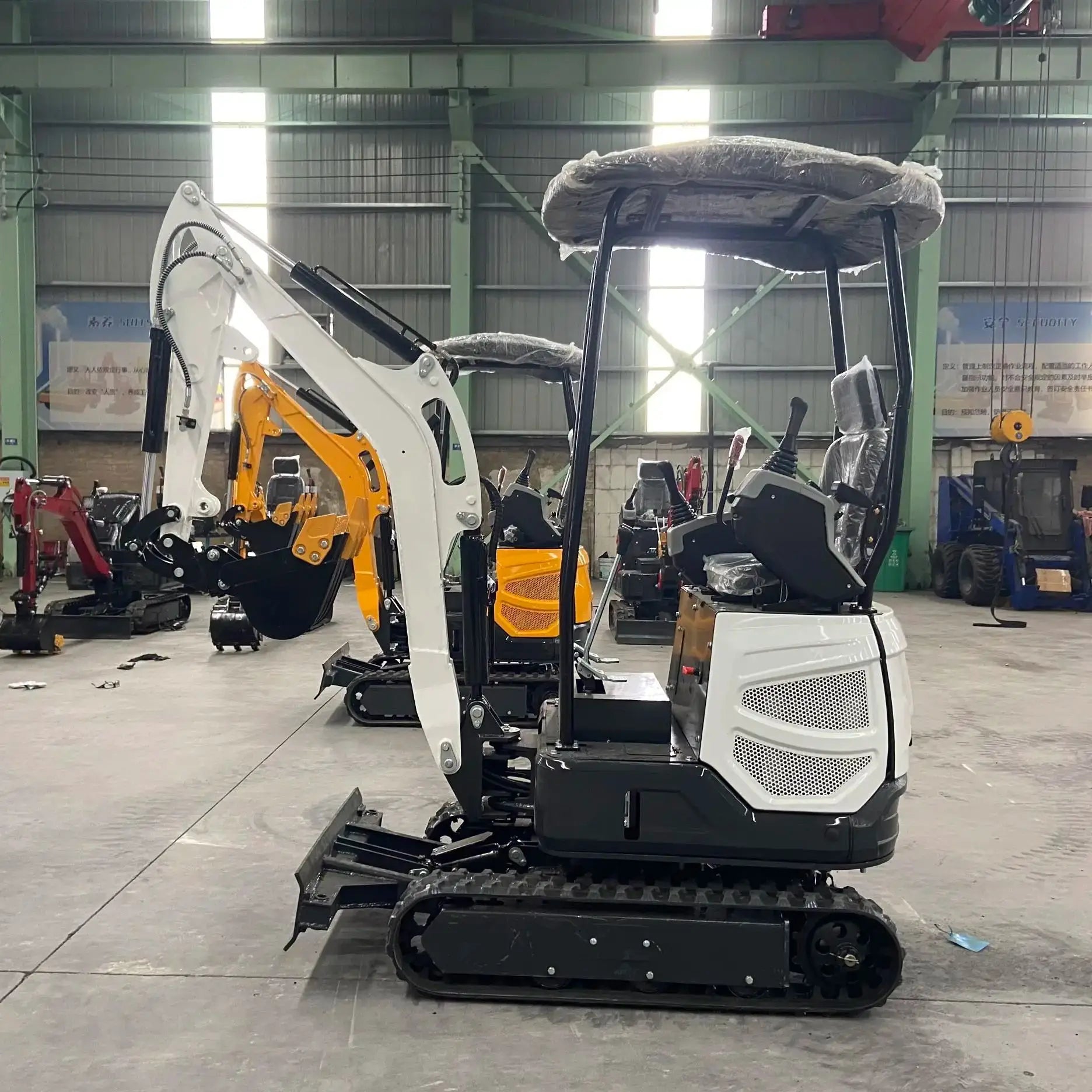 New mini excavator in good condition low price original customized color accessories for sale