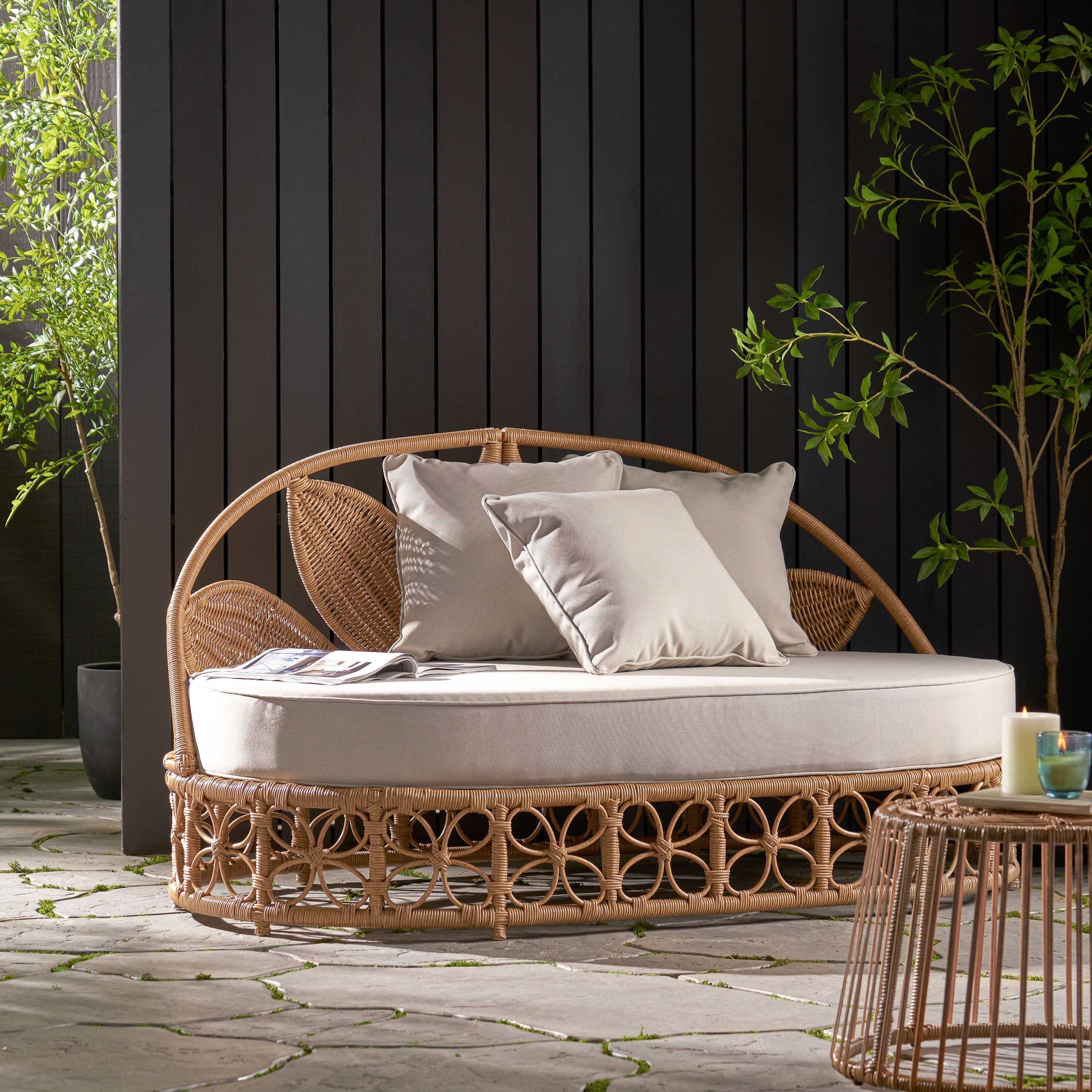 Patio Furniture Outdoor Daybed with Wicker Rattan